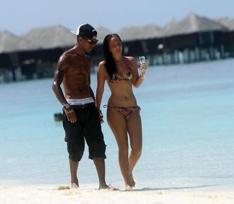 8P Black cock lovin' Tulisa Contostavlos in bikini vacating with her boyfriend on t