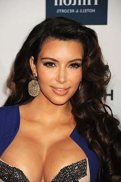 10P Kim Kardashian exposing sexy body and huge boobs on private photos