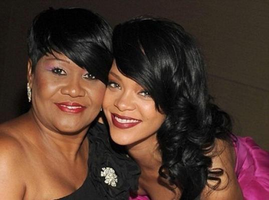 10P Busty Rihanna showing big cleavage in gorgeus strapless pink dress at Time's 100