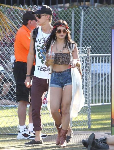 10P Vanessa Hudgens busty  booty in belly top and denim shorts at 2012 Coachella Val
