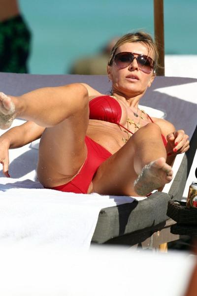 16P Rita Rusic nipple slip on a beach in Miami, Florida