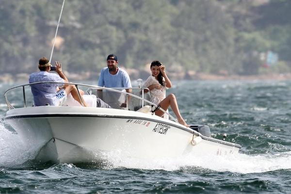16P Miranda Kerr doing a bikini photoshoot on a boat in Sydney