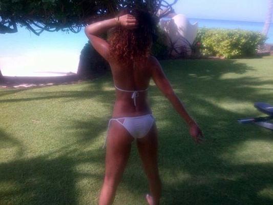 16P Rihanna exposing sexy body and hot ass in thong while surfing
