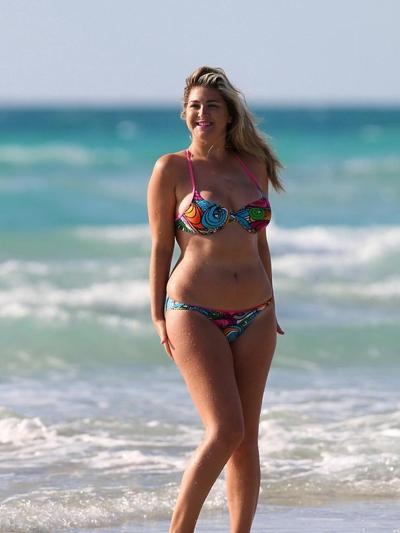 16P Josie Goldberg chubby  topless showing off her big boobs on Miami Beach