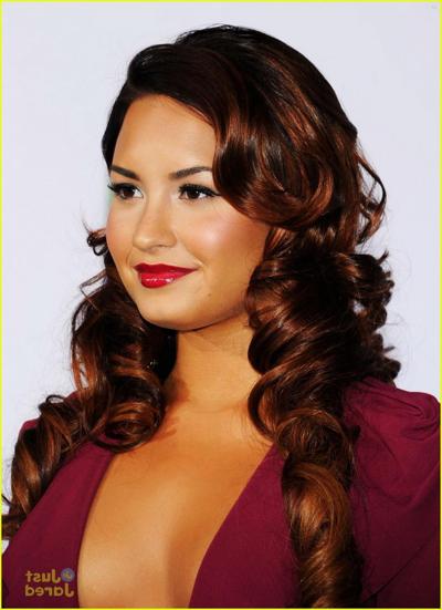 16P Demi Lovato sin sostén mostrando sus tetas en la 12.a Entrega Anual del Latin Grammy