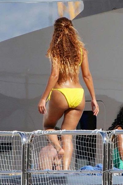16P Beyonce Knowles very sexy and hot see thru and upskirt photos