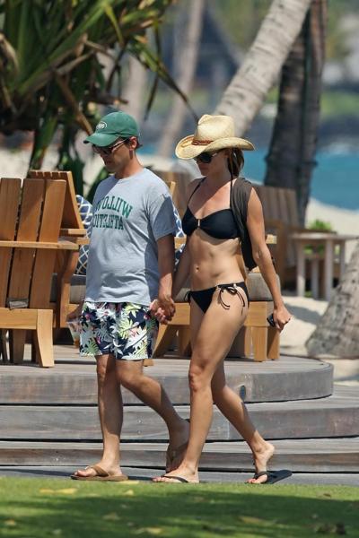 16P Hilary Swank wearing sexy black bikini poolside in Hawaii