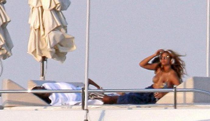 15P Beyonce Knowles in attractive white underwear