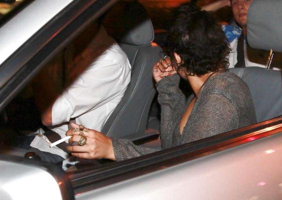 16P Vanessa Hudgens showing her black bra and sexy in fuck me boots paparazzi pictur