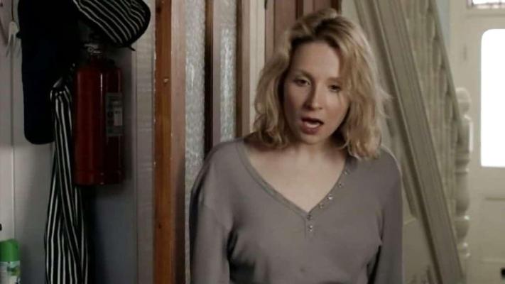 16P Amy Beth Hayes mostrando seus lindos peitos grandes e fodendo forte em cenas de filmes de nudez