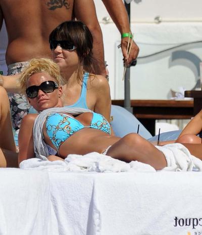16P Katie Price Jordan looking sexy in bikini with boyfriend in pool paparazzi pictu