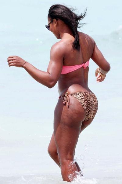 16P Serena Williams exposing her sexy body and huge ass in bikini on beach