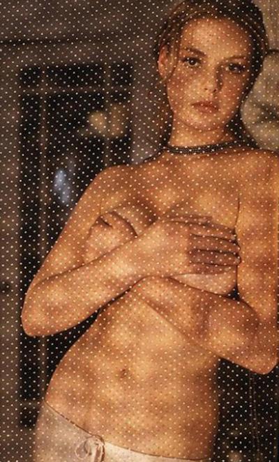 15P Katherine Heigl cover nude tits with her hands