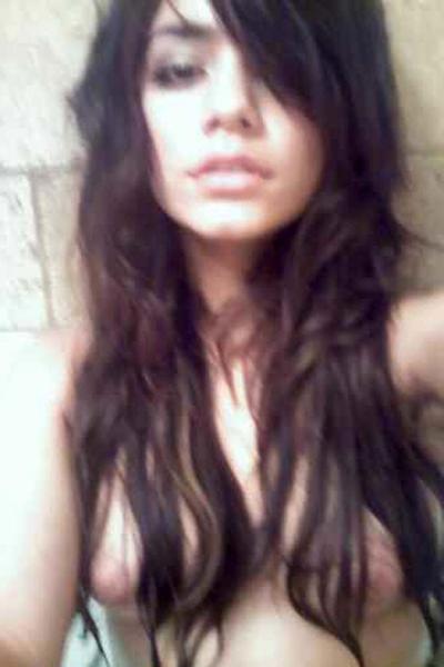 16P Vanessa Hudgens exposing sexy body and nice tits on leaked photos
