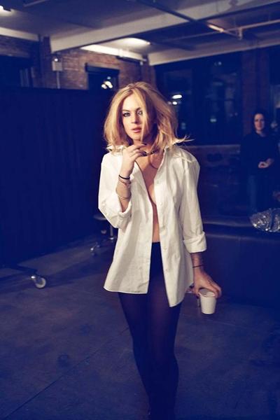 16P Lindsay Lohan fucking sexy see thru and huge boobs paparazzi photos