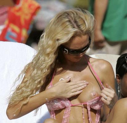 16P Aisleyne Horgan Wallace flashing her bra and tits and upskirt in car