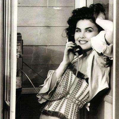 10P Sherilyn Fenn exposing her huge boobs and fucking hard with guy in movie