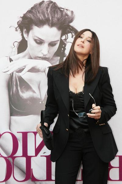 12P Monica Bellucci showing huge cleavage at her book 'Monica Bellucci by Monica Bel