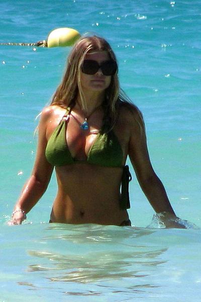 16P Stacy Ferguson exposing fucking sexy body and hot ass in bikini on beach