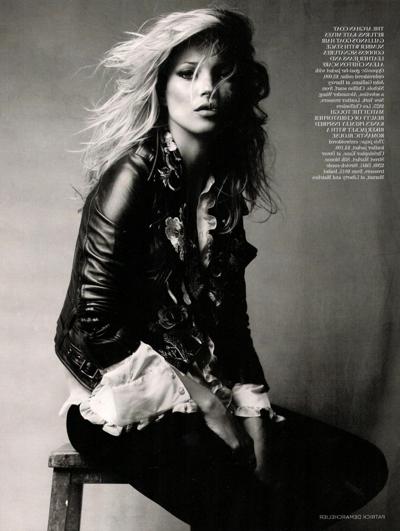 16P Kate Moss posing nude for Photo Magazine September 2010 photoshoot