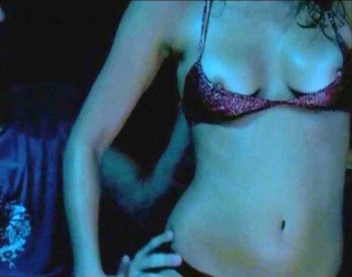 10P Alice Braga exposing her nice big boobs in nude movie scenes