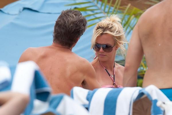 16P Britney Spears en bikini en su hotel de Hawaii