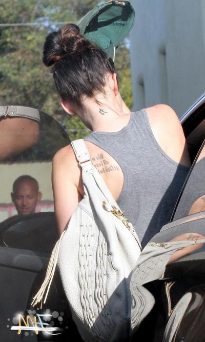 15P Megan Fox in tights shows off her perfect ass leaving the gym