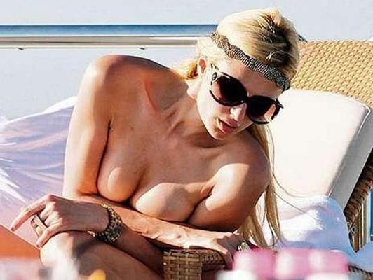 16P Paris Hilton enjoying on yacht in topless and showing sexy body