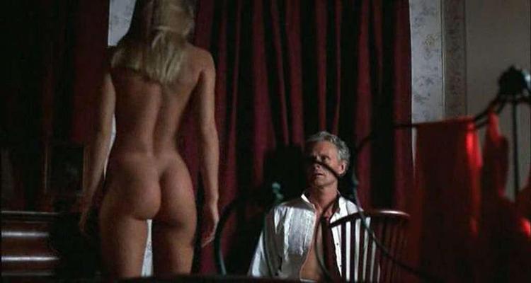 16P Jaime Pressly exposing her nice tits and ass in movie Poison Ivy