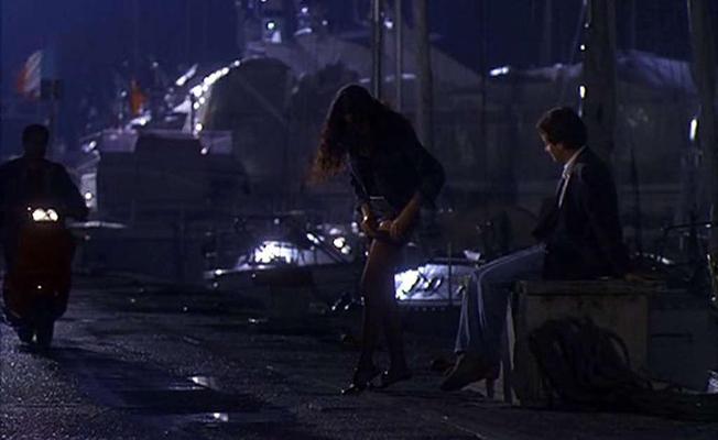 16P Maria Grazia Cucinotta in bra and thong and cleavy in movie