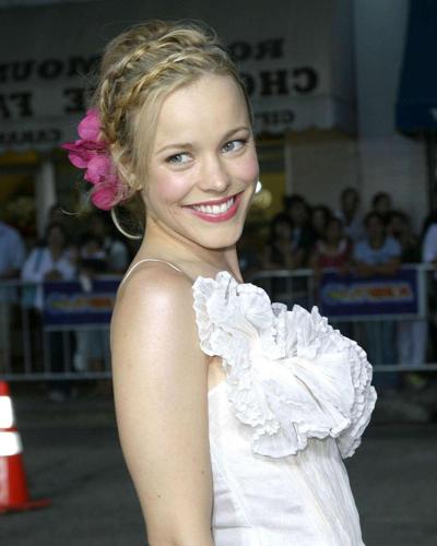 10P Rachel McAdams reveals her nice tits in nude movie caps