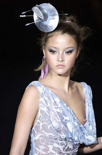 16P Devon Aoki nipple slip paparazzi shoots and upskirt