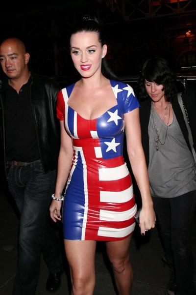 15P Katy Perry leggy  cleavy in skin-tight latex dress returning to a hotel