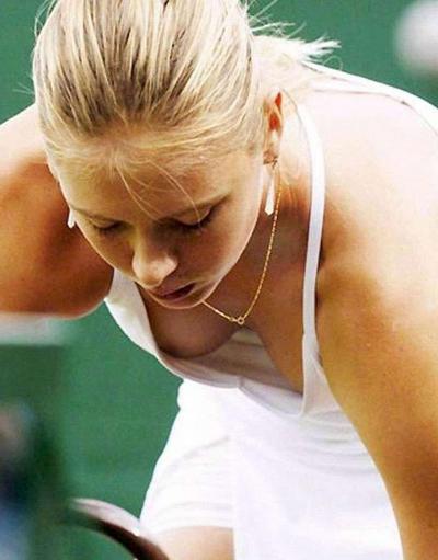 15P Maria Sharapova se resbala en el pezón mientras los paparazzi juegan al tenis disparan