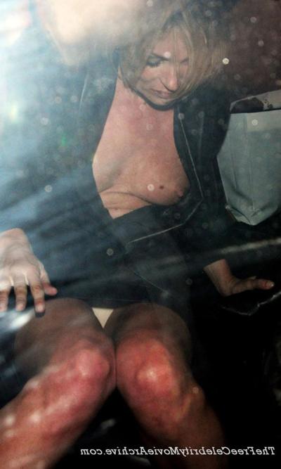 16P Kate Moss enjoying with her boyfriend on yacht in topless paparazzi photos