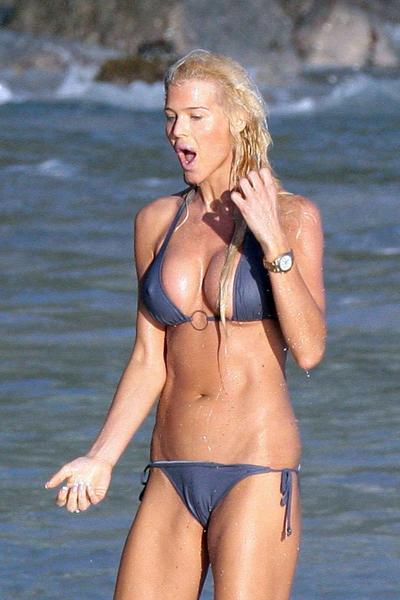 10P Victoria Silvstedt exposing her nice tits while posing in lingerie