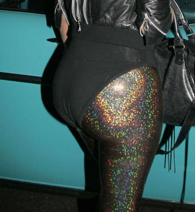 16P Kim Kardashian exposing her sexy ass and huge boobs nude photos