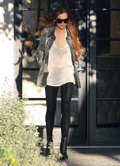 15P Lindsay Lohan sexy legs in black stockings