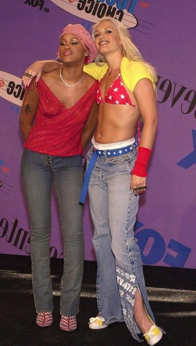 15P No Doubts lead singer Gwen Stefani nude and see thru