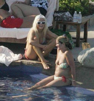 15P cute and comedic actress Amanda Bynes nudes and see thrus
