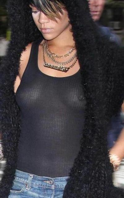 15P Rihanna shows her perky sweet ass and nude tits