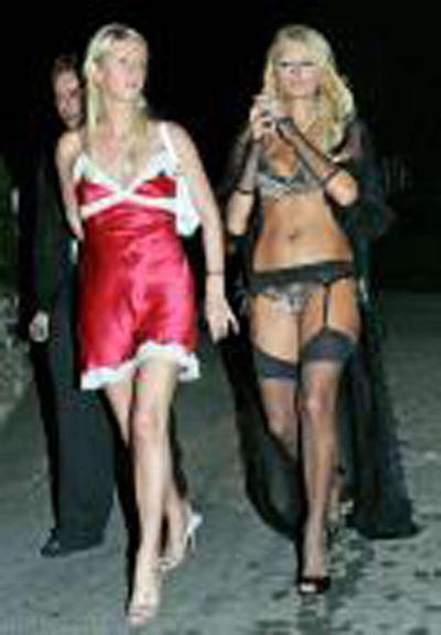 16P Paris Hilton posing in underwear and showing nice body