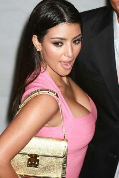 16P Kim Kardashian cameltoe and upskirt of panties