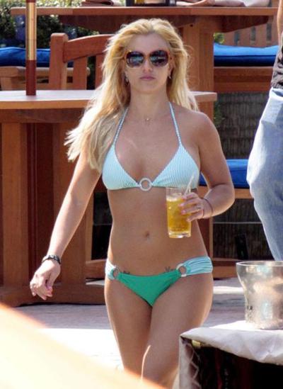 16P Britney Spears marble ass in sexy bikini