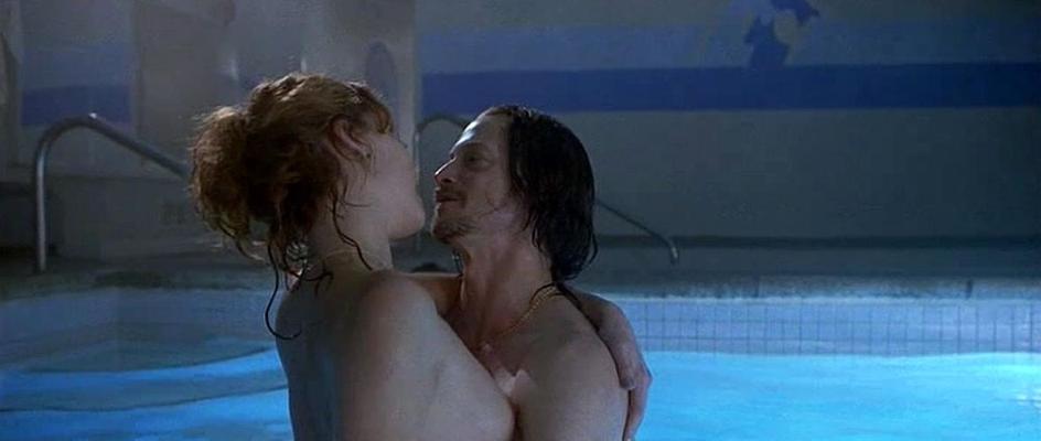 10P Charlize Theron zeigt ihre schönen großen Titten in nackten Filmmützen