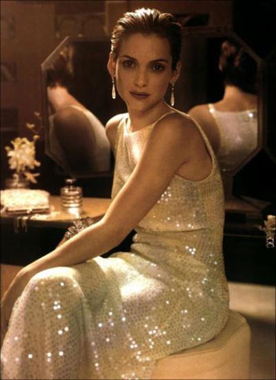 15P Winona Ryder absolutely amazing cleavage boobs