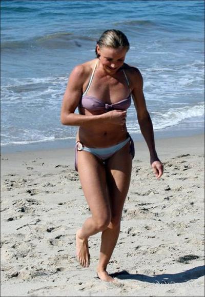 15P Celebrity Cameron Diaz great ass in white bikini