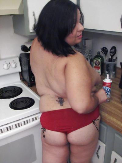 20P BBW puts Cherry's in pussy