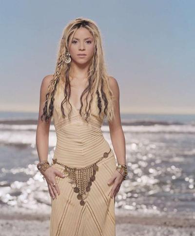 15P Amazing celebrity beauty Shakira in very sexy bikini