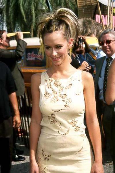 15P Celeb actress Jennifer Love Hewitt big boobs and nice cleavage
